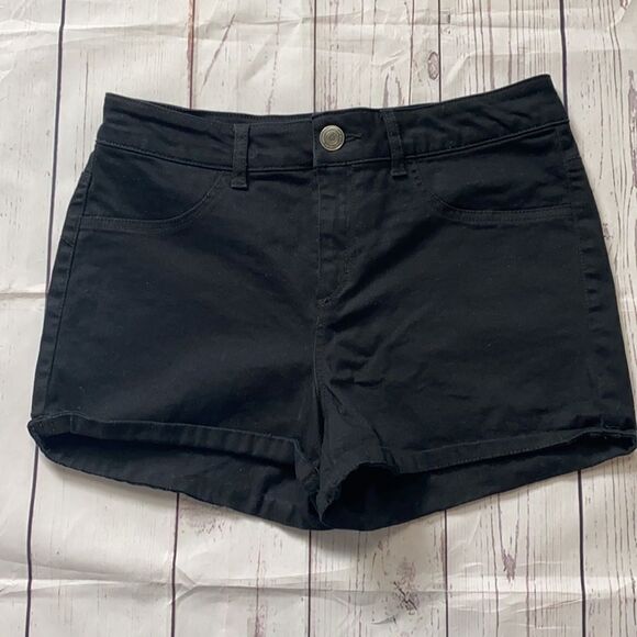 So shorts  - Picture 2 of 5